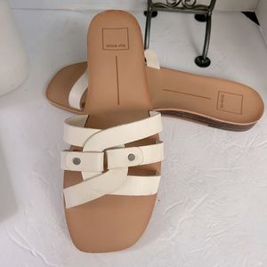 NWT! Dolce Vita Light Cream “Cait” Leather Slip On Sandals. Size 9.5